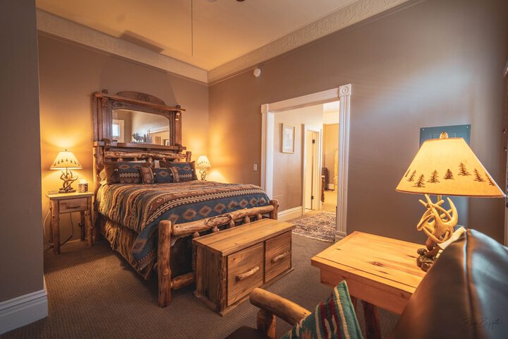 Room 18 of 25