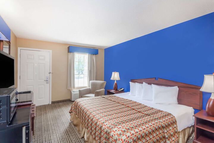 Room 21 of 33