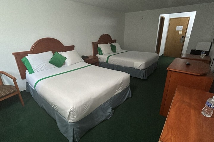 Tacoma Port Inn Fife I-5