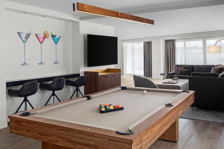 Room 42 of 150