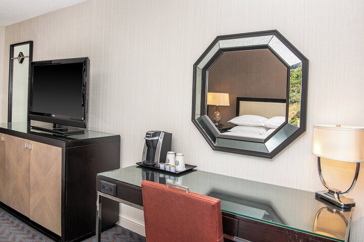Room 76 of 114