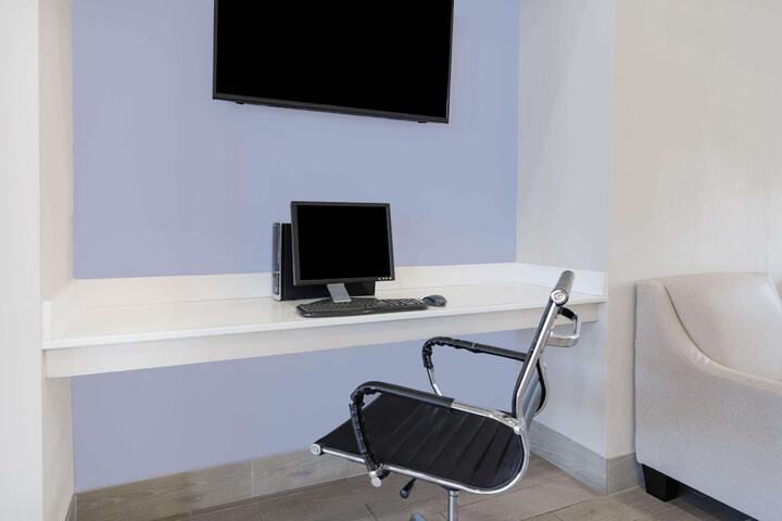 Business Center 37 of 37