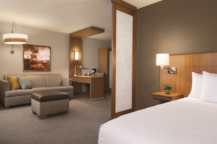 Room 28 of 64