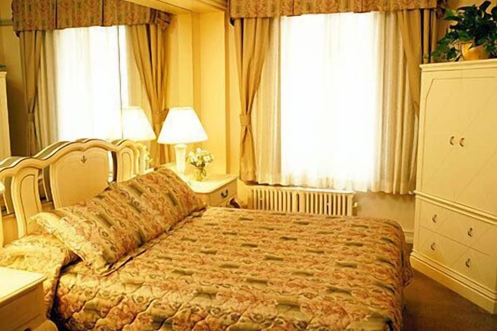 Room 30 of 40