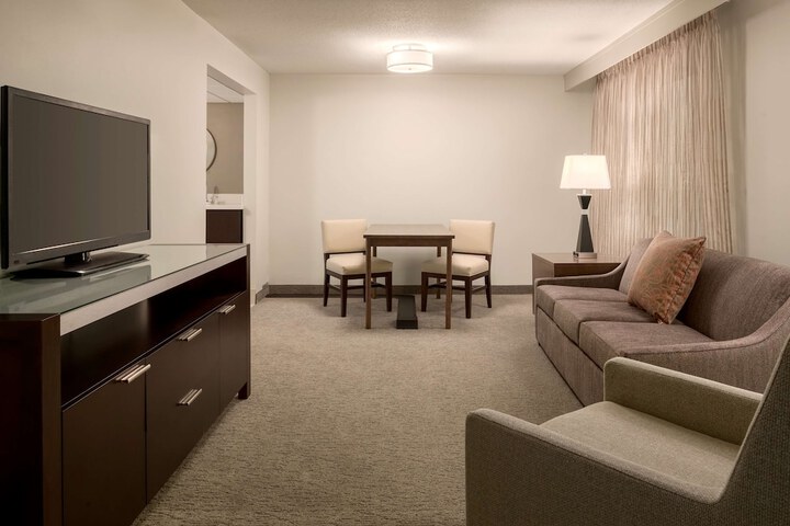 Embassy Suites by Hilton Milwaukee Brookfield
