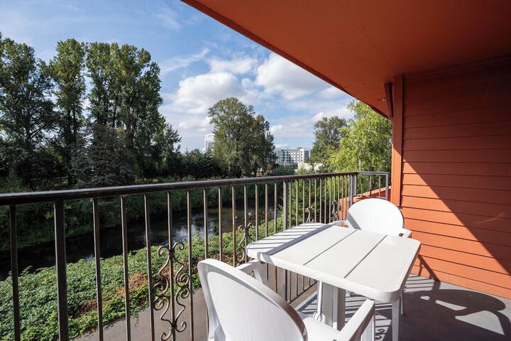 Ramada by Wyndham Tukwila Southcenter