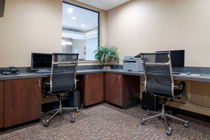 Business Center 31 of 31
