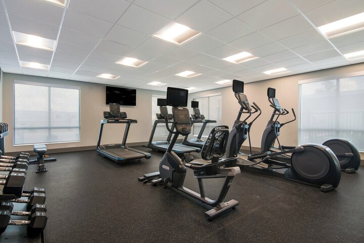 Holiday Inn Express & Suites Springdale Fayetteville Area by IHG