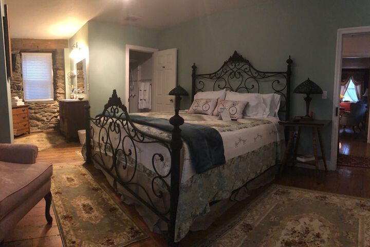 Room 19 of 33