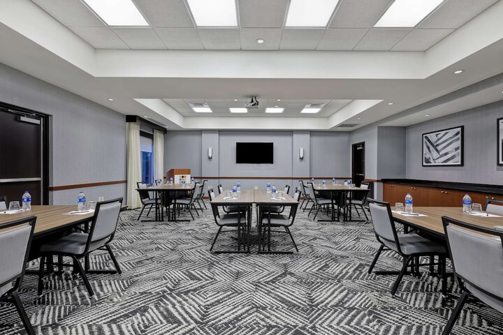 Hyatt Place San Antonio–North / Stone Oak