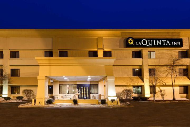 La Quinta Inn & Suites by Wyndham Chicago Willowbrook