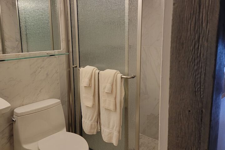 Room 83 of 104