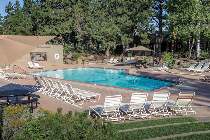 Pool 20 of 110