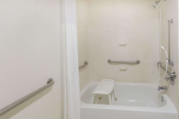 Room 15 of 21