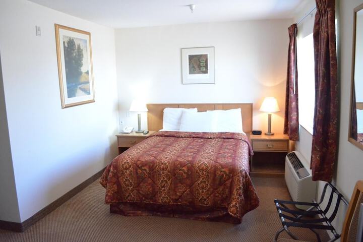 Room 13 of 27