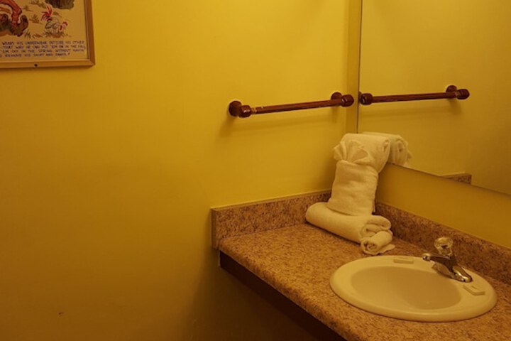 Room 11 of 23
