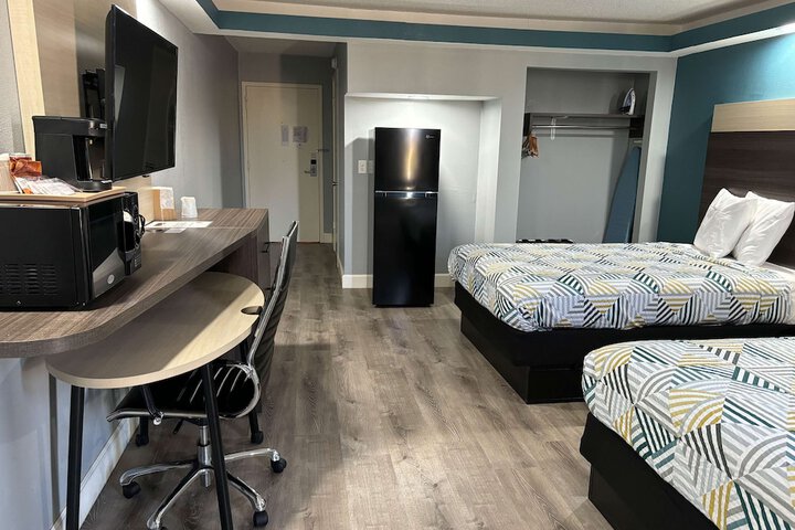 Room 21 of 32
