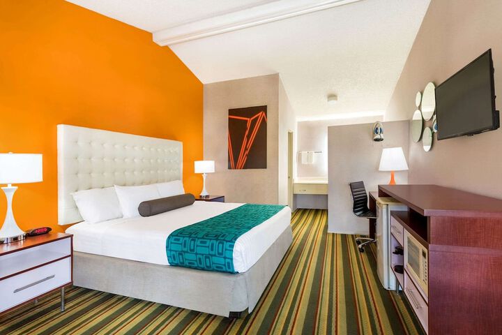 Room 11 of 24