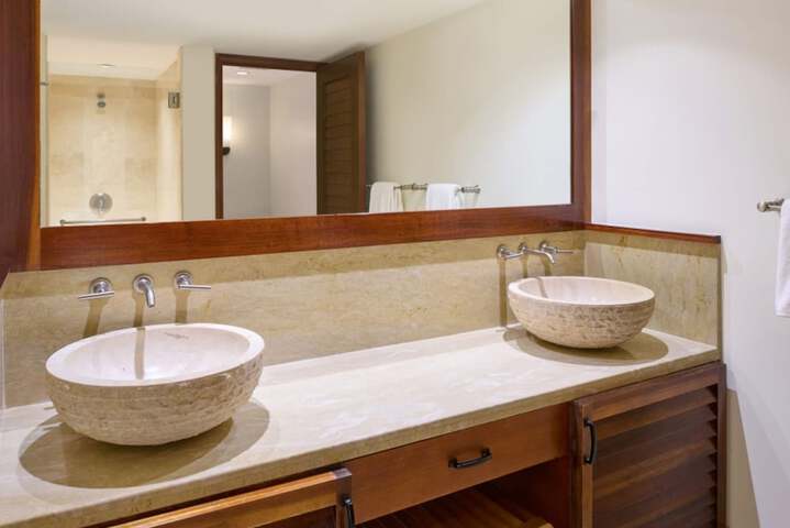 Royal Lahaina Resort & Bungalows
