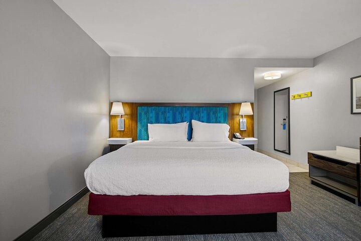 Room 17 of 37