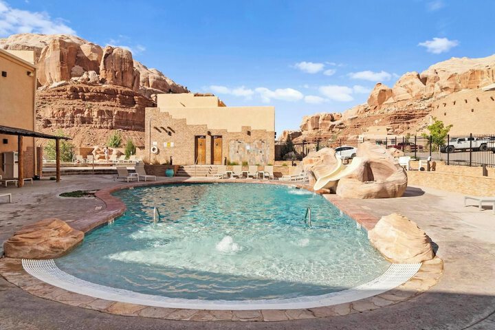 Bluff Dwellings Resort