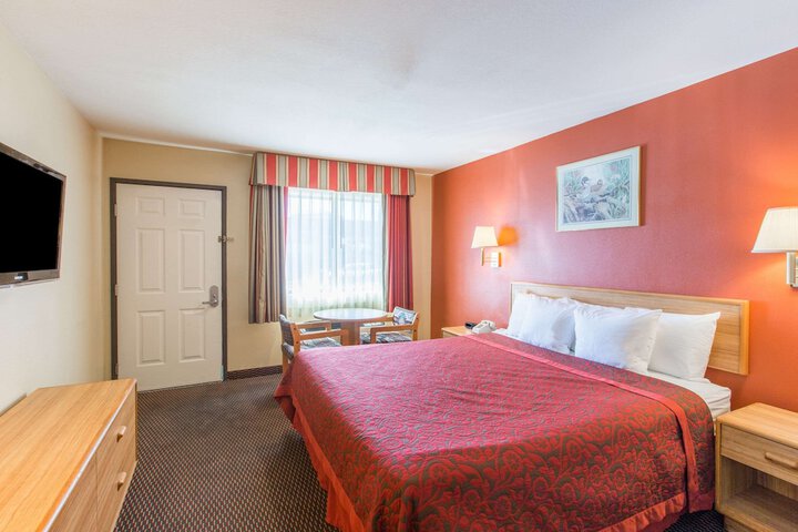 Room 18 of 24