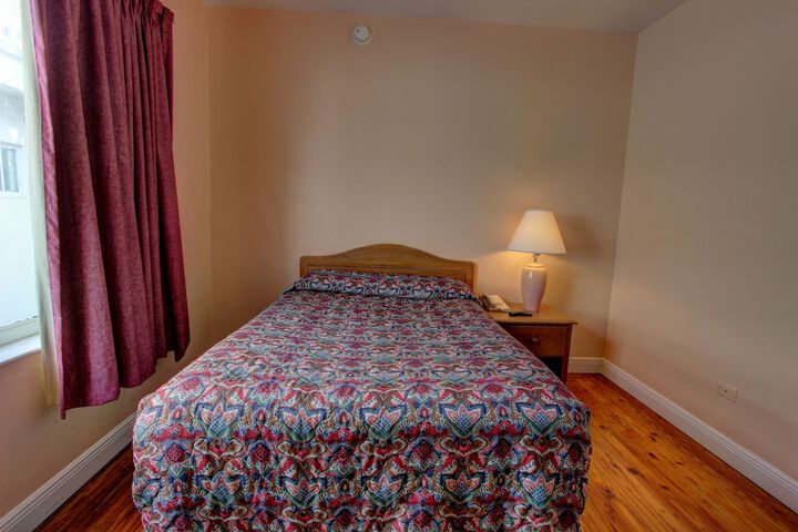 Room 17 of 34