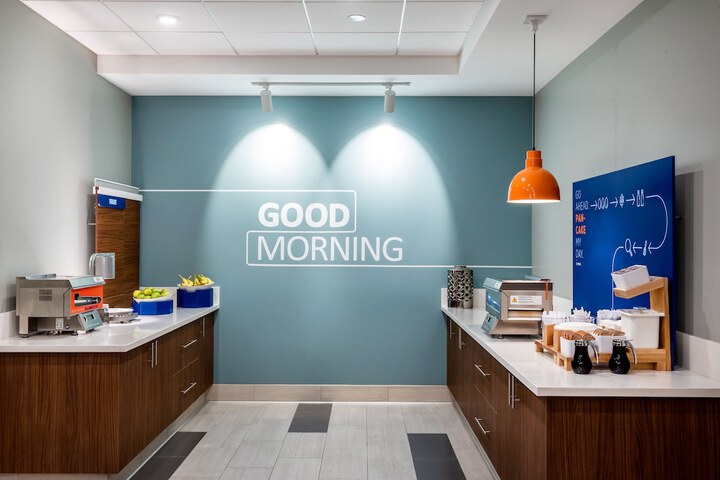 Holiday Inn Express & Suites Santa Ana - Orange County by IHG