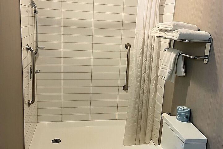 Room 59 of 106