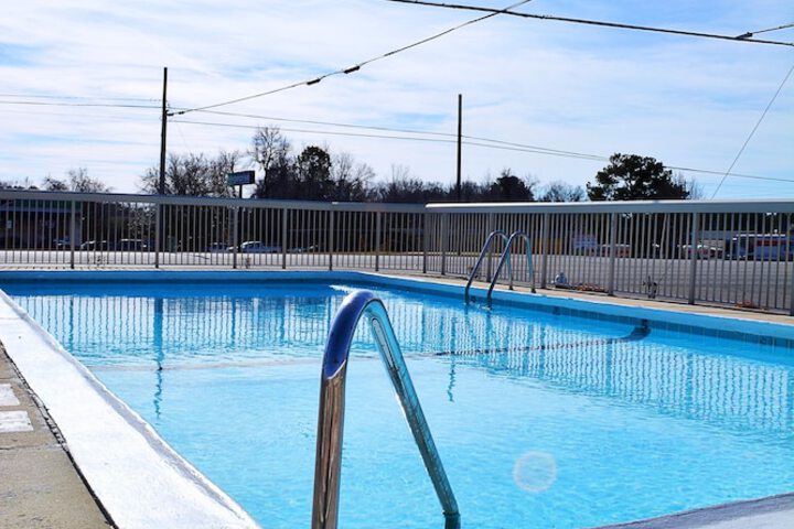 Pool 4 of 53
