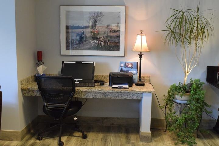 Business Center 37 of 38