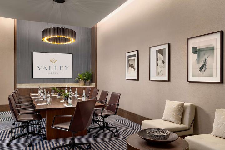 Valley Hotel Homewood Birmingham Curio Collection by Hilton