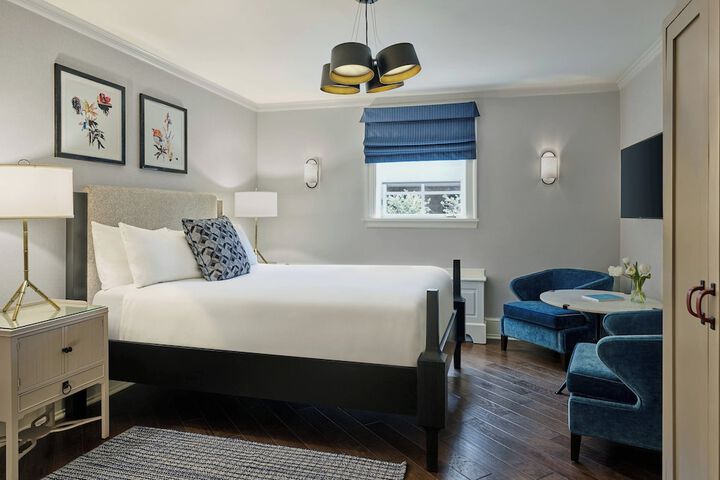 Room 25 of 47