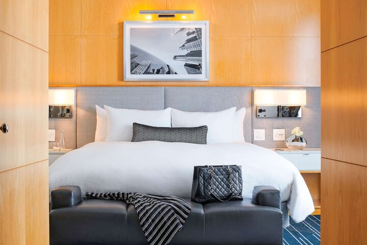 Room 10 of 82