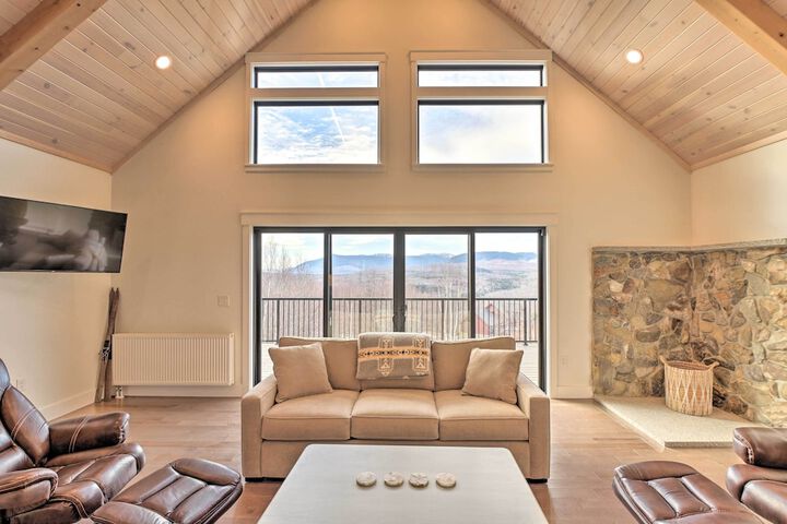 Secluded Kingfield Abode w / Idyllic Mtn Views