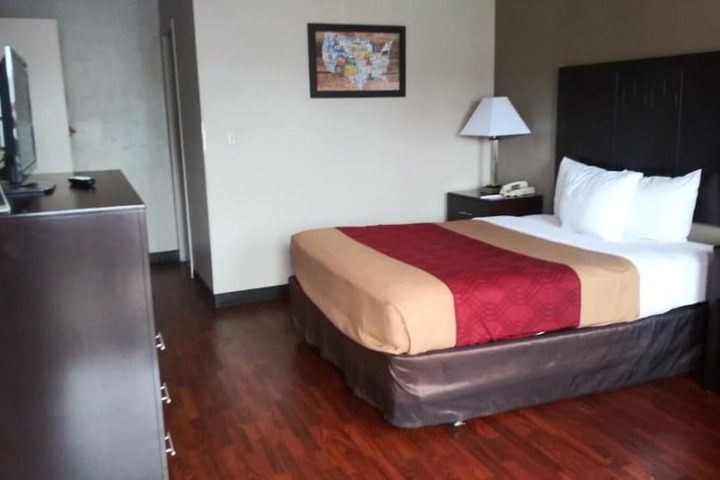 Room 19 of 33