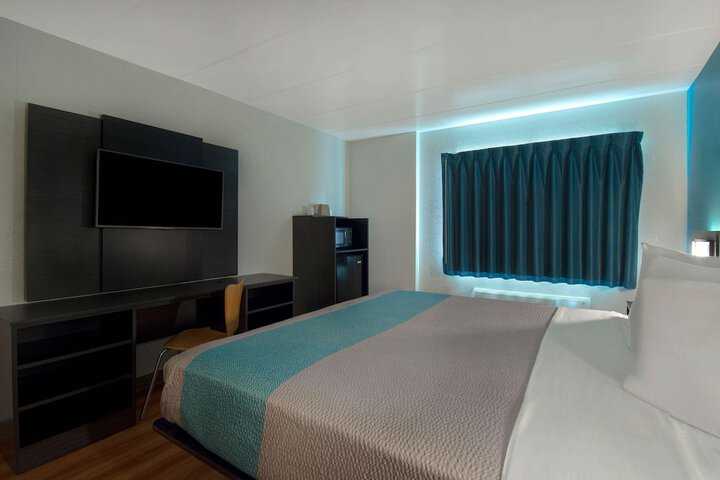 Room 18 of 27