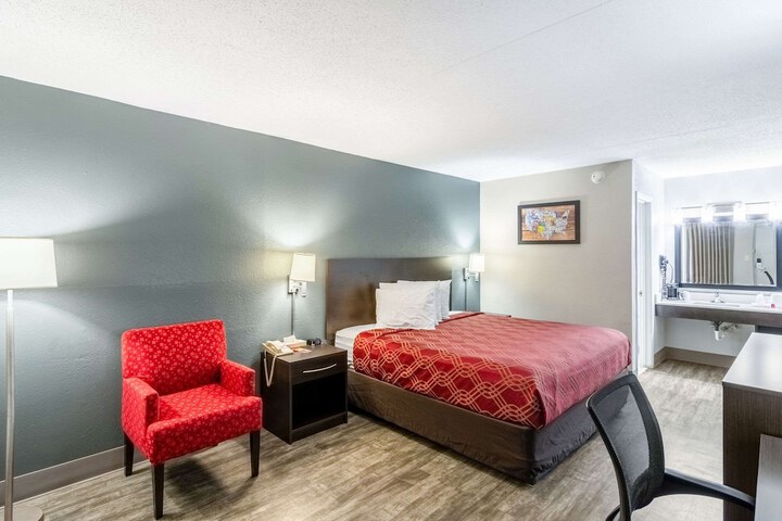 Room 15 of 32
