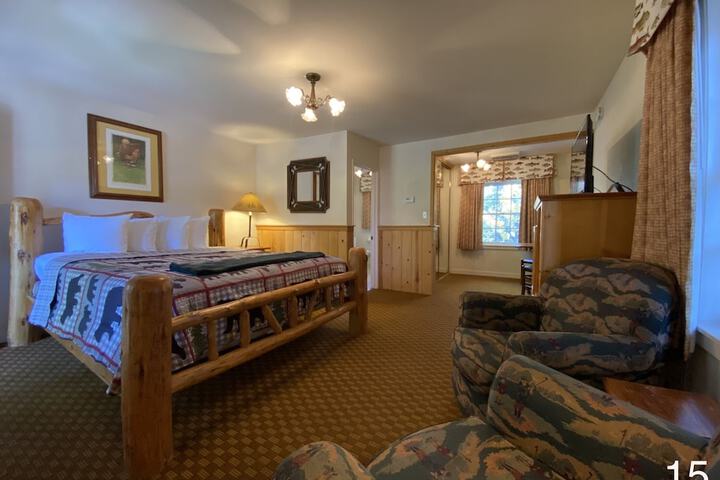 Room 53 of 77