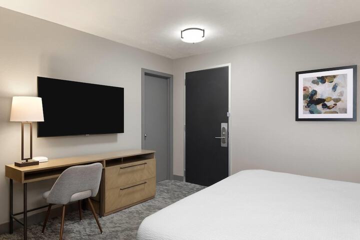 Eastland Suites Hotel & Conference Center Trademark by Wyndham