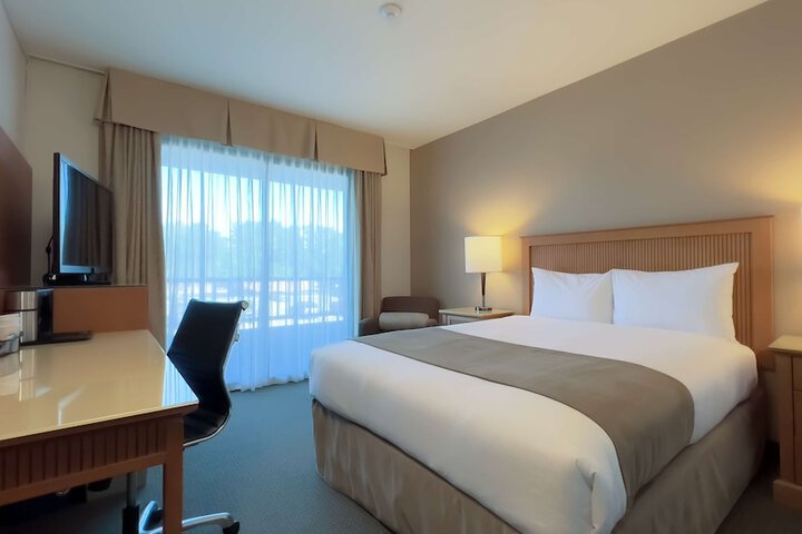 Room 43 of 77