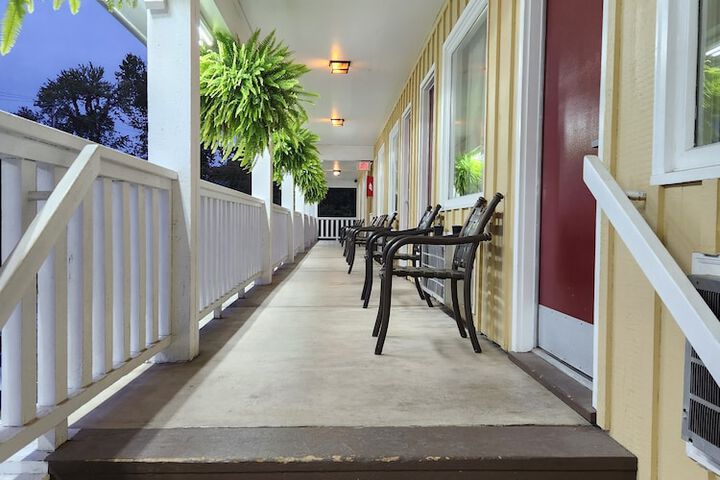 Hotel 10 of 61