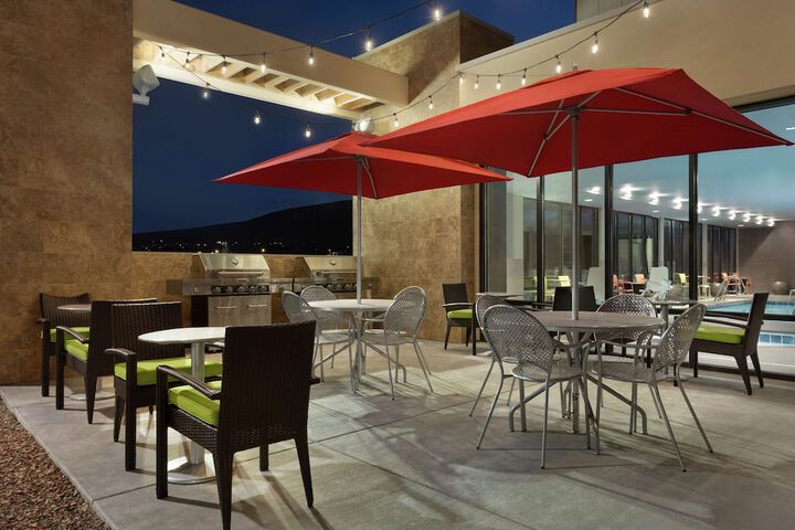 Terrace/Patio 35 of 37