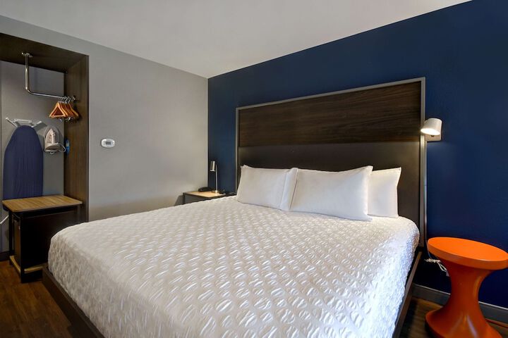 Room 34 of 37