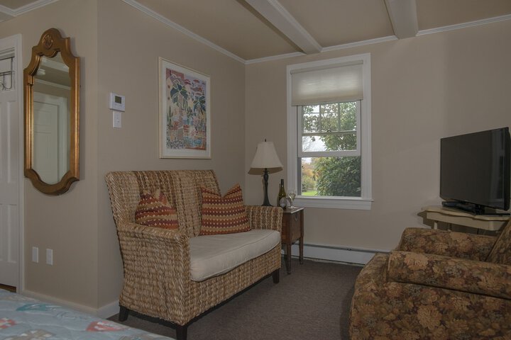 Room 30 of 142