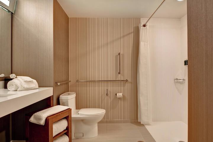 Courtyard by Marriott Bentonville Rogers Promenade