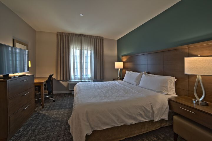 Staybridge Suites Houston - Humble Beltway 8 E by IHG