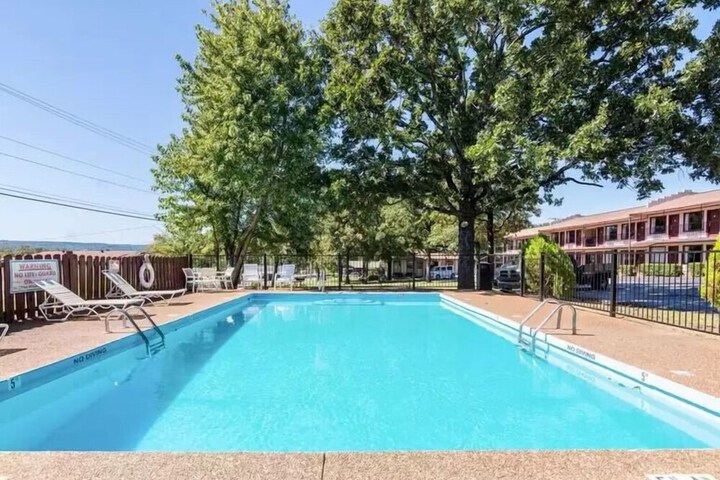 Pool 5 of 28