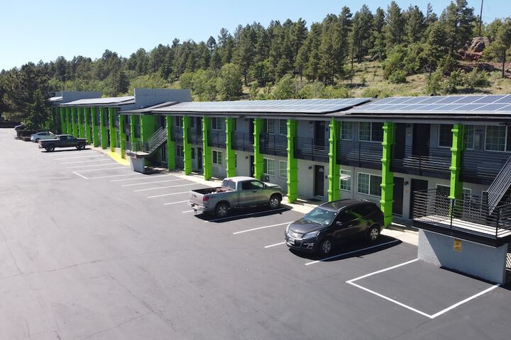Hotel 7 of 75