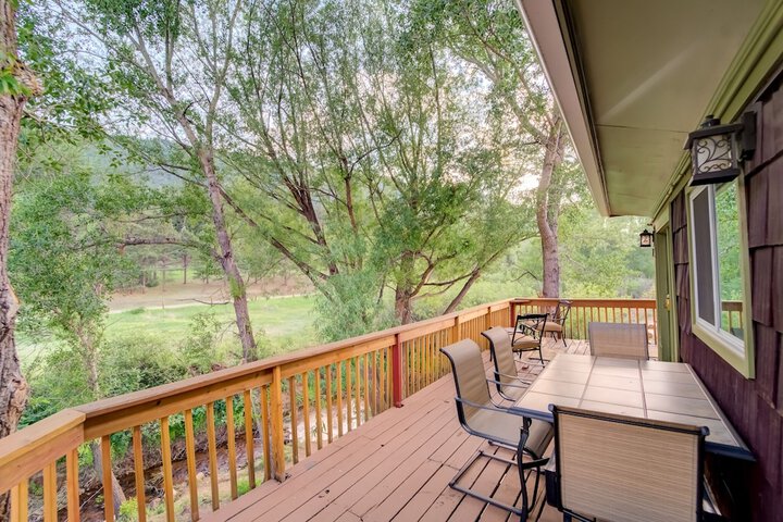 7 Bedroom on the Side of Pikes Peak on a Mountain Stream